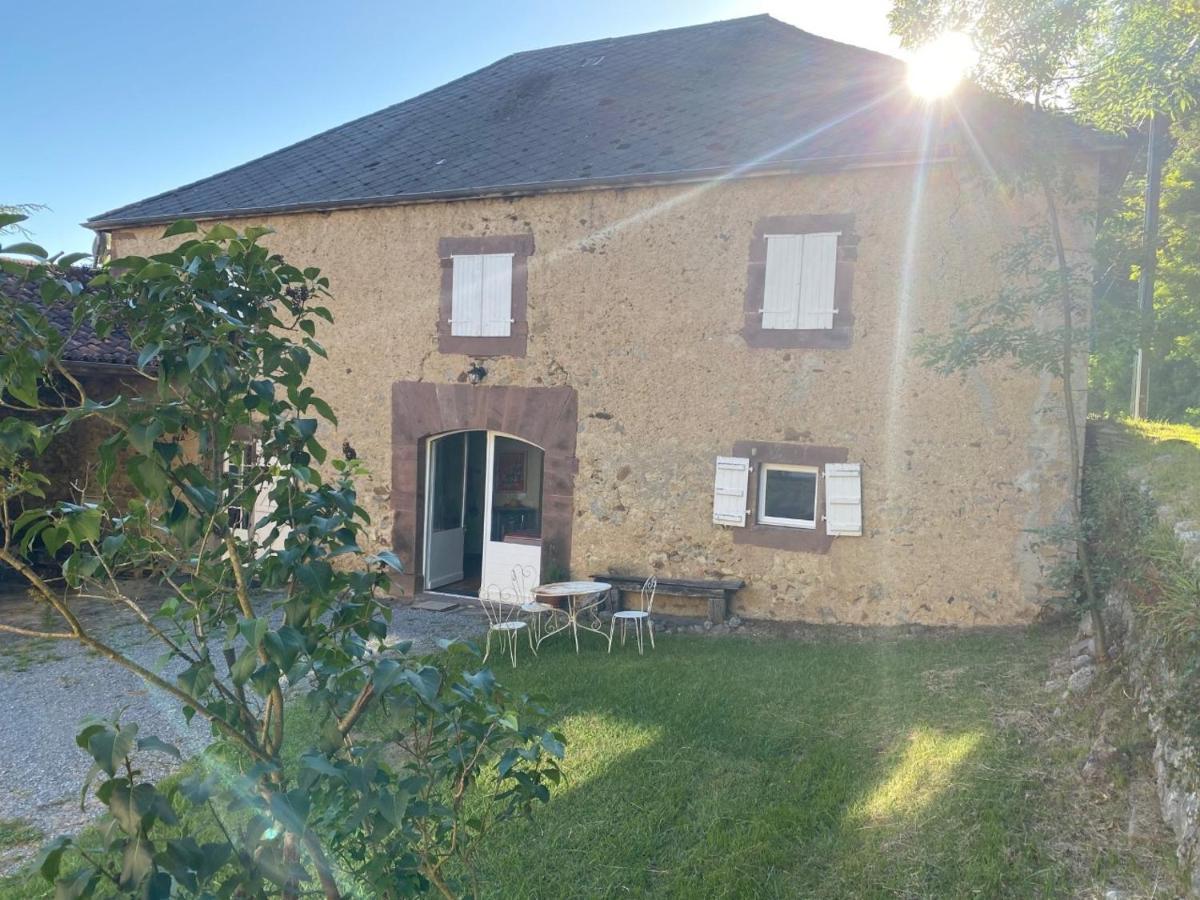 Gite Guiroya Saint-Jean-le-Vieux  Exterior foto